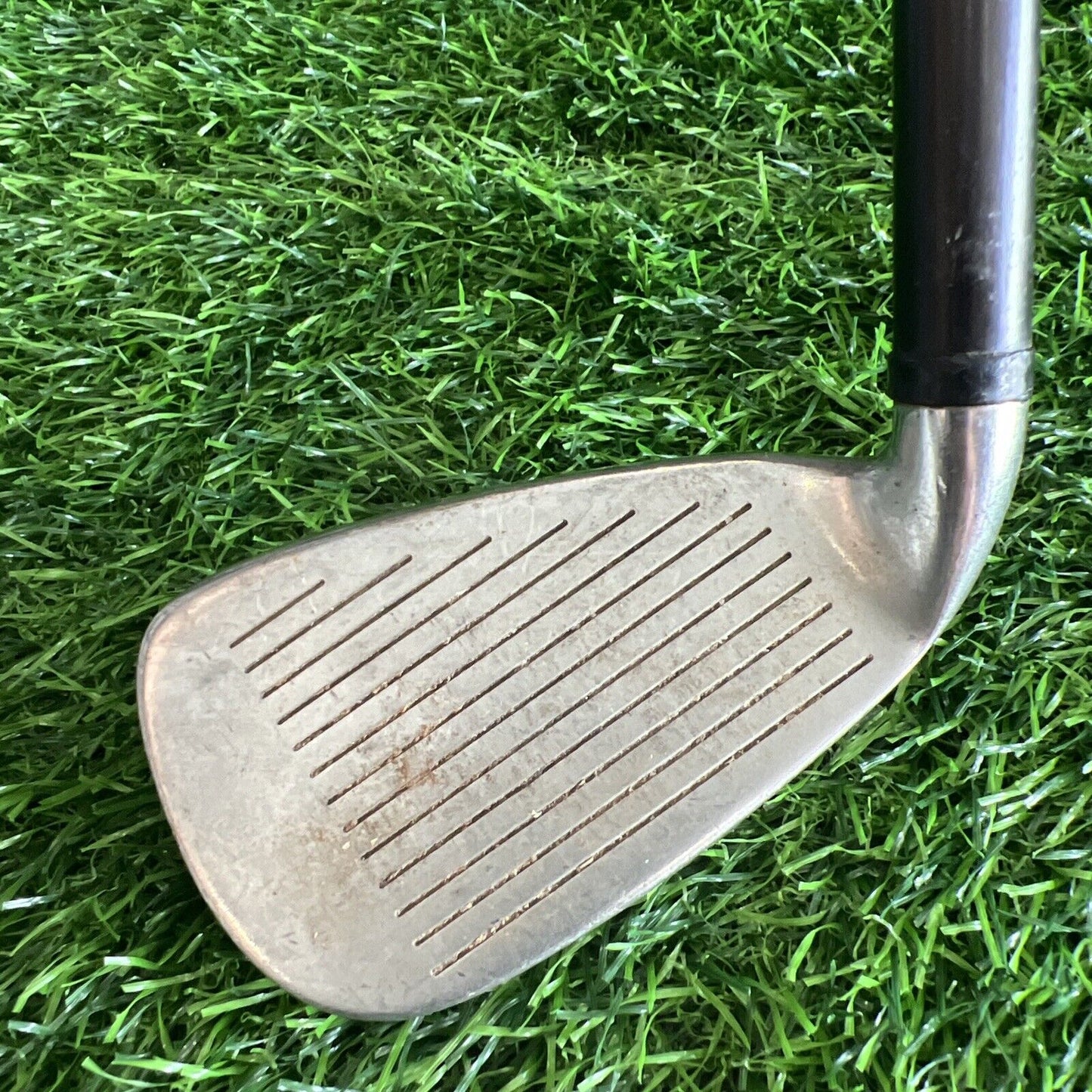 Wilson Deep Red 8 Iron Regular Flex FatShaft RH Tri-ply Regular Fluid Feel -i161