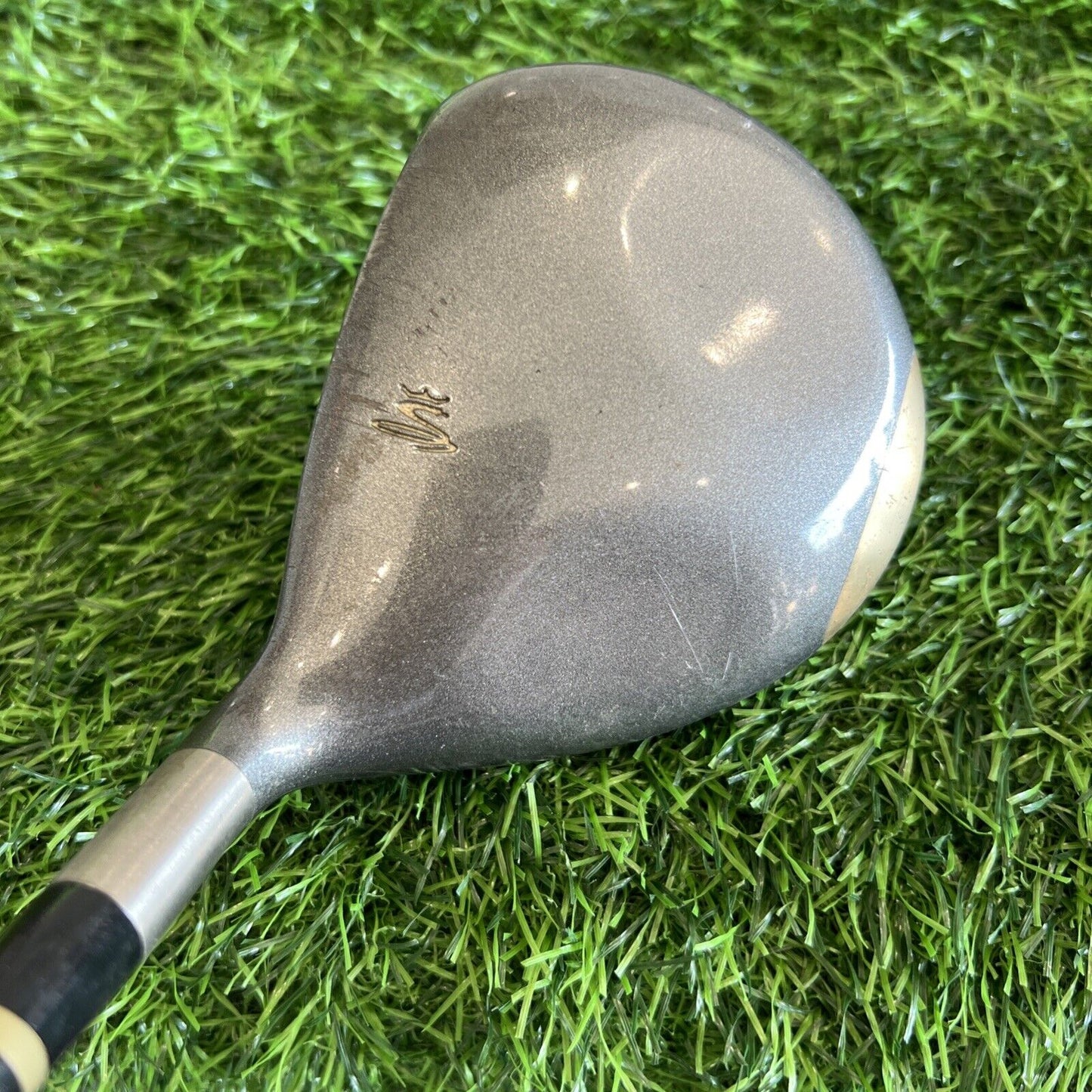 RH Men’s Cobra Cavity Back Titanium Bimetal 10.5 Degree Driver Graphite D152