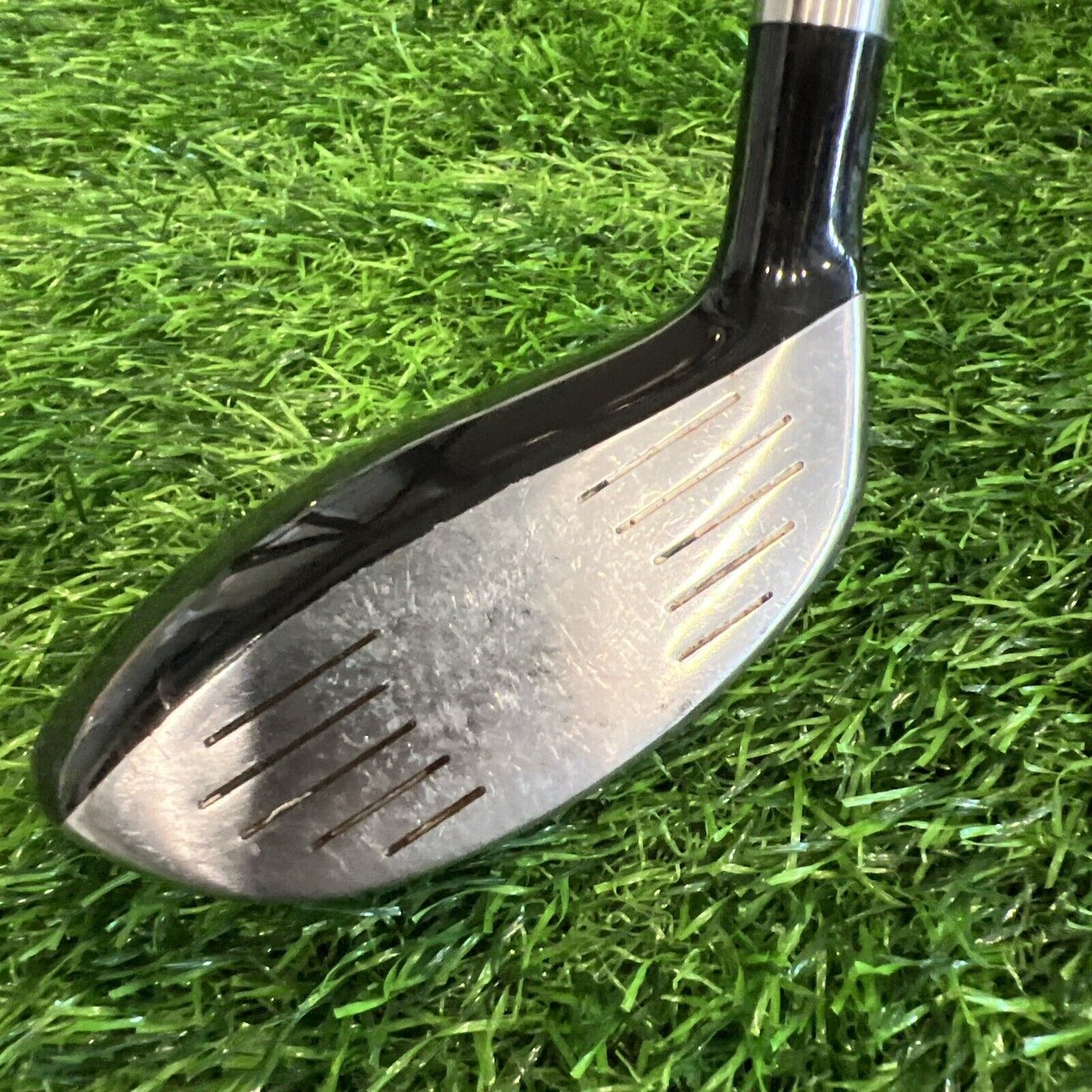 WARRIOR CUSTOM GOLF 23 DEGREE 4 HYBRID - FIRM FLEX GRAPHITE SHAFT - (H135)
